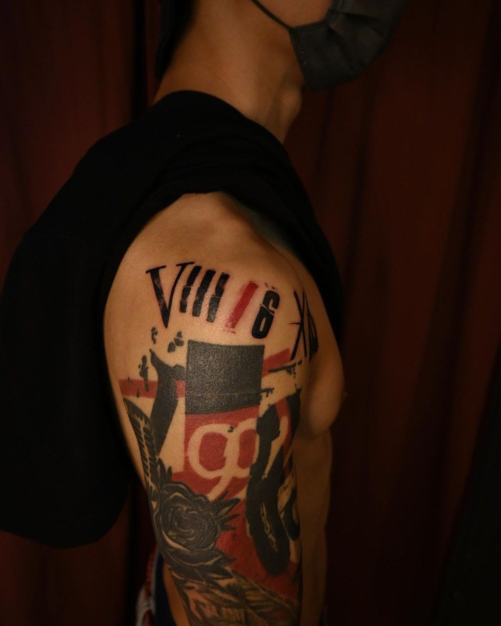 亦有網民推測新紋身與阿MO有關。